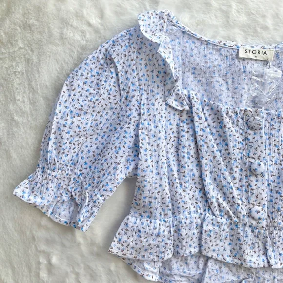 Red Dress Boutique Blue and White Floral Crop Top - Picture 6 of 13